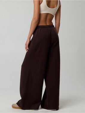 Offline by Aerie Cloud Fleece Baggy Trousers Jogger Chocolate Brown Large Short